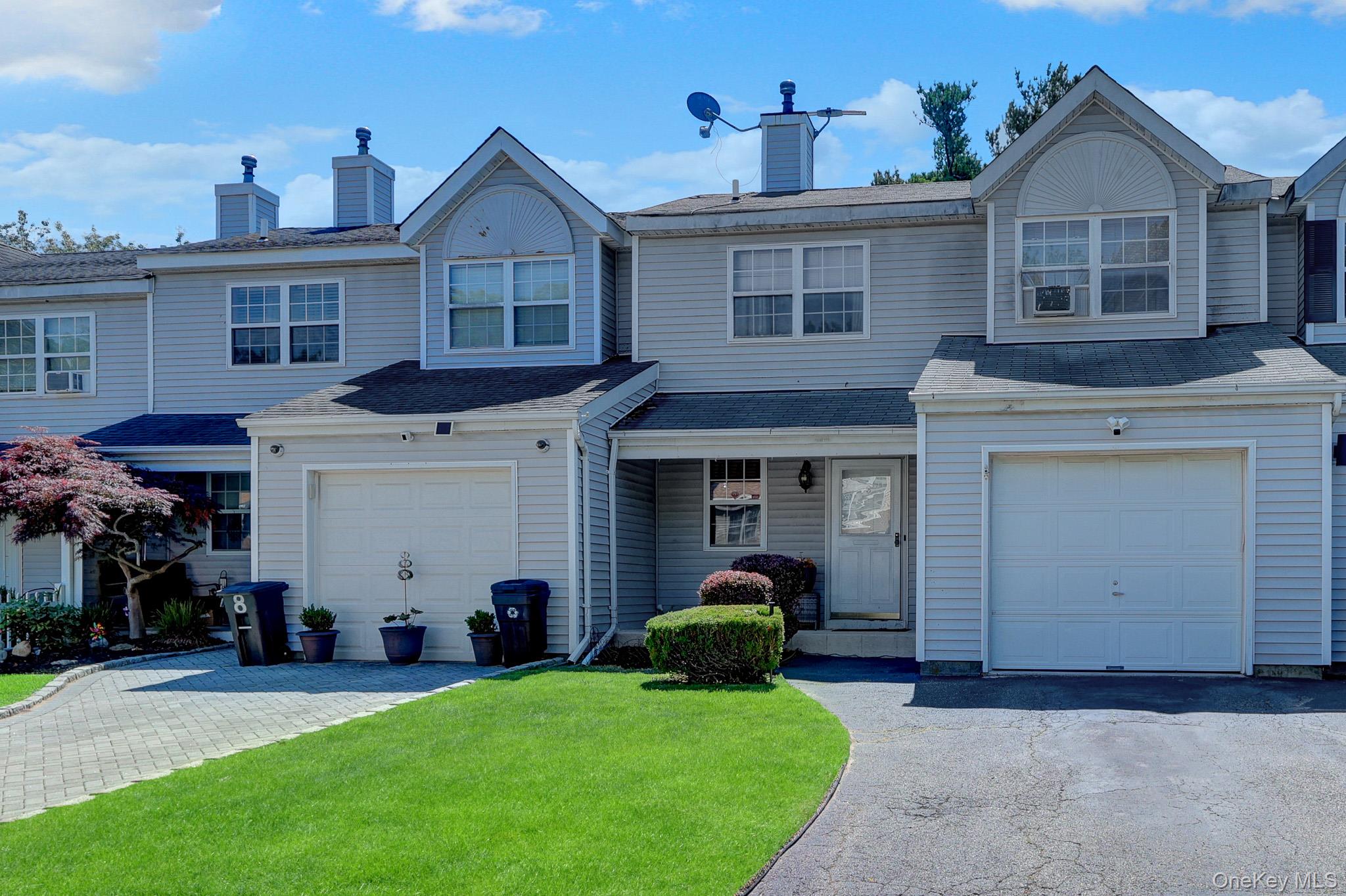 6 Beech Street, Islip, NY 11722