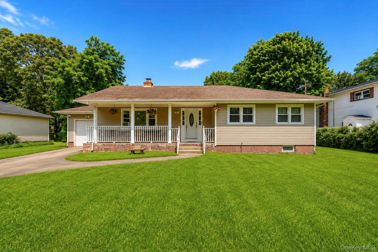 617 Granny, Brookhaven, NY 11953