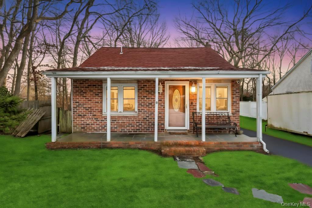 260 Springdale Drive, Islip, NY 11779